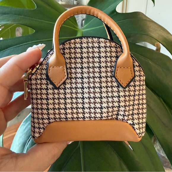 Stylish KEYCHAIN Tan and Black Mini tote Bag - Picture 4 of 4